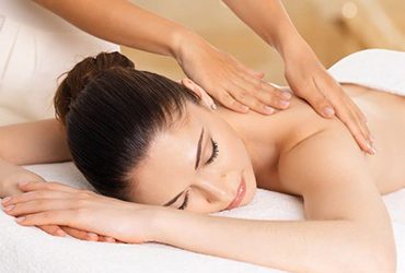 A back and shoulder massage in progress
